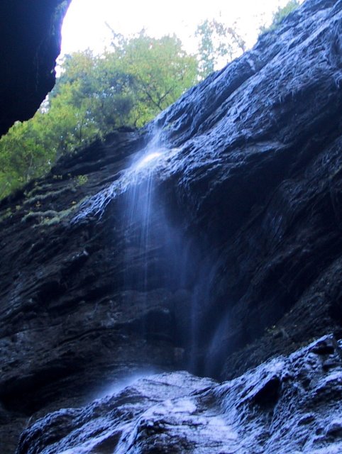 The point & click elph amazed me in its ability to capture this water dripping and misting down from the top of the gorge.