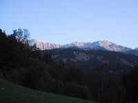 At the end of the river path we hiked up to the top and returned along the hiking trails at the top. Here we caught the 