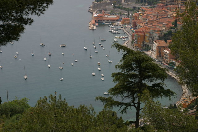 Yet another picturesque bay along the Med between Monaco and Nice.