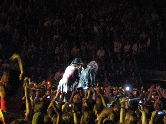 Tyler and Perry wasted no time heading out onto the catwalk to get a little closer to the fans.