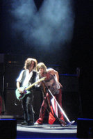 Another rare moment I caught... You can see Joe Perry's face!