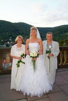 Dee with her mother and mother-in-law.