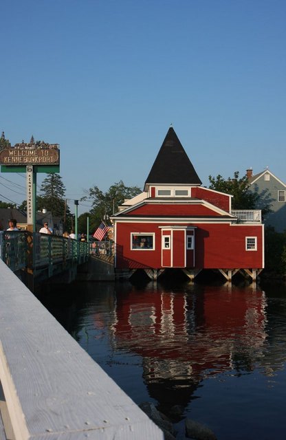 Entering the town of Kennebunkport.  It seems idyllic already.